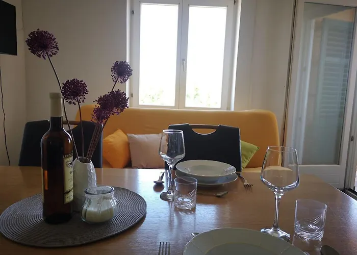 La Apartment *